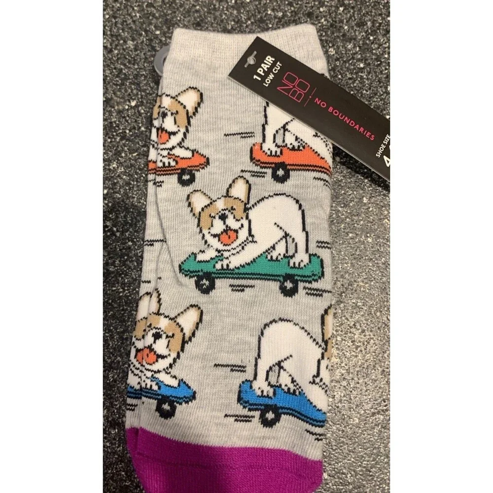 No Boundaries Low Cut Dog On Skateboard Socks. One Pair.  NWT